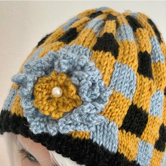Hand Knits 2 Love Beanie Hat Cap Plaid Flower Hip main image 6